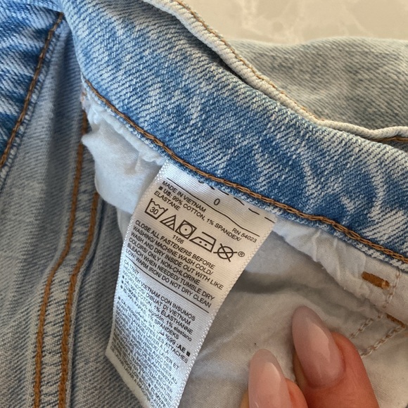 Old Navy Boyfriend jean shorts - Picture 4 of 4
